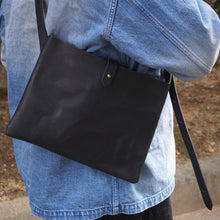 画像をギャラリービューアに読み込む, Sugar Leather sacoche/レザーサコッシュ